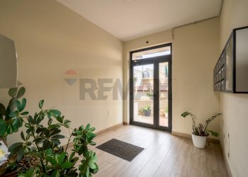 androne edificio - Two-room apartment Via Papa Paolo VI
 
18, Palermo - photo 21