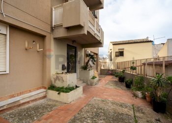 corte condominiale - Two-room apartment Via Papa Paolo VI
 
18, Palermo - photo 23