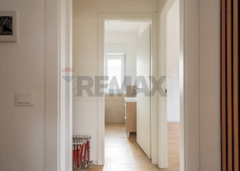 disimpegno zona notte - Two-room apartment Via Papa Paolo VI
 
18, Palermo - photo 24