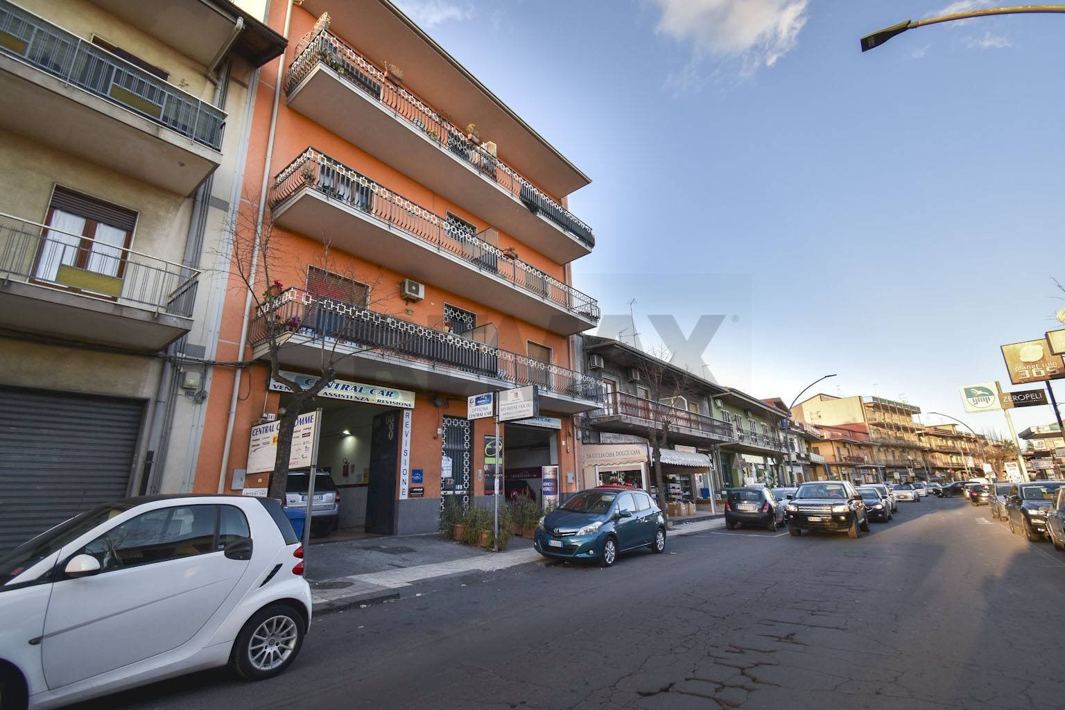 Edificio all\'aperto - Quadrilocale Via della Regione
 
343, San Giovanni la Punta - foto 1