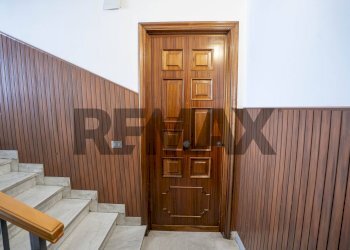 Scale - Four-room apartment Via della Regione
 
343, San Giovanni la Punta - photo 5