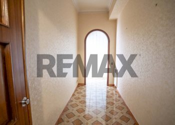 Hall / corridoio - Four-room apartment Via della Regione
 
343, San Giovanni la Punta - photo 7