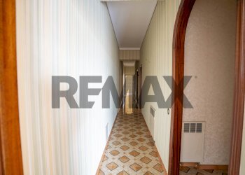 Hall / corridoio - Four-room apartment Via della Regione
 
343, San Giovanni la Punta - photo 11