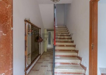 Scale - Casa semi indipendente VIA    UMBERTO PRIMO
 
25, San Michele di Ganzaria - foto 4