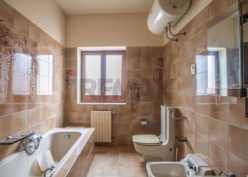 Bagno - Casa semi indipendente VIA    UMBERTO PRIMO
 
25, San Michele di Ganzaria - foto 7