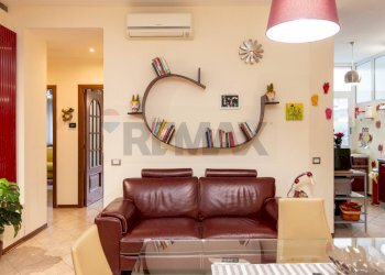 Sala da pranzo - Appartamento Via Sgroppillo
 
21, San Gregorio di Catania - foto 22