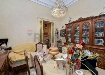 Sala da pranzo - Quadrilocale Via Quintino Sella
 
45, Catania - foto 26