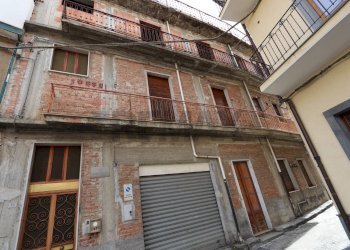 Edificio all\'aperto - Casa indipendente Via Artale Alagona
 
54, Calatabiano - foto 1