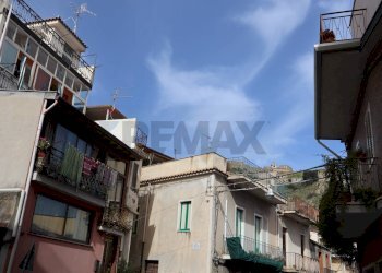 Edificio all\'aperto - Casa indipendente Via Artale Alagona
 
54, Calatabiano - foto 6