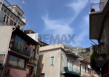 Edificio all\'aperto - Casa indipendente Via Artale Alagona
 
54, Calatabiano - foto 7