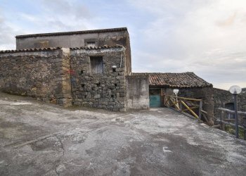 Casa all\'aperto - Rustic Via Martiri d'Ungheria
 
24, Milo - photo 1