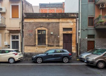 Edificio all\'aperto - Casa indipendente Via Pietro Fullone
 
14, Catania - foto 2