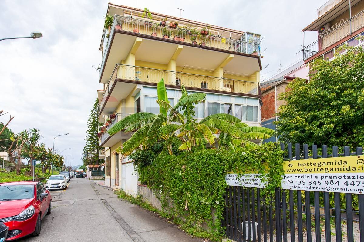 Edificio all\'aperto - Quadrilocale Via Paladino
 
36, Giardini-Naxos - foto 2