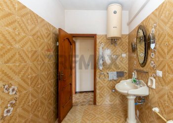 Bagno - Quadrilocale Via Paladino
 
36, Giardini-Naxos - foto 12