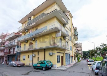 Edificio all\'aperto - Quadrilocale Via Paladino
 
36, Giardini-Naxos - foto 1