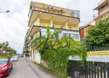 Edificio all\'aperto - Quadrilocale Via Paladino
 
36, Giardini-Naxos - foto 2