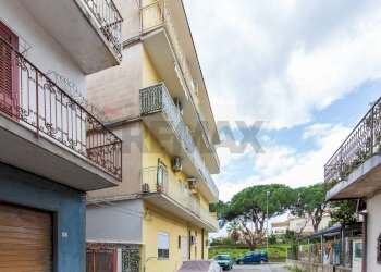 Edificio all\'aperto - Quadrilocale Via Paladino
 
36, Giardini-Naxos - foto 20