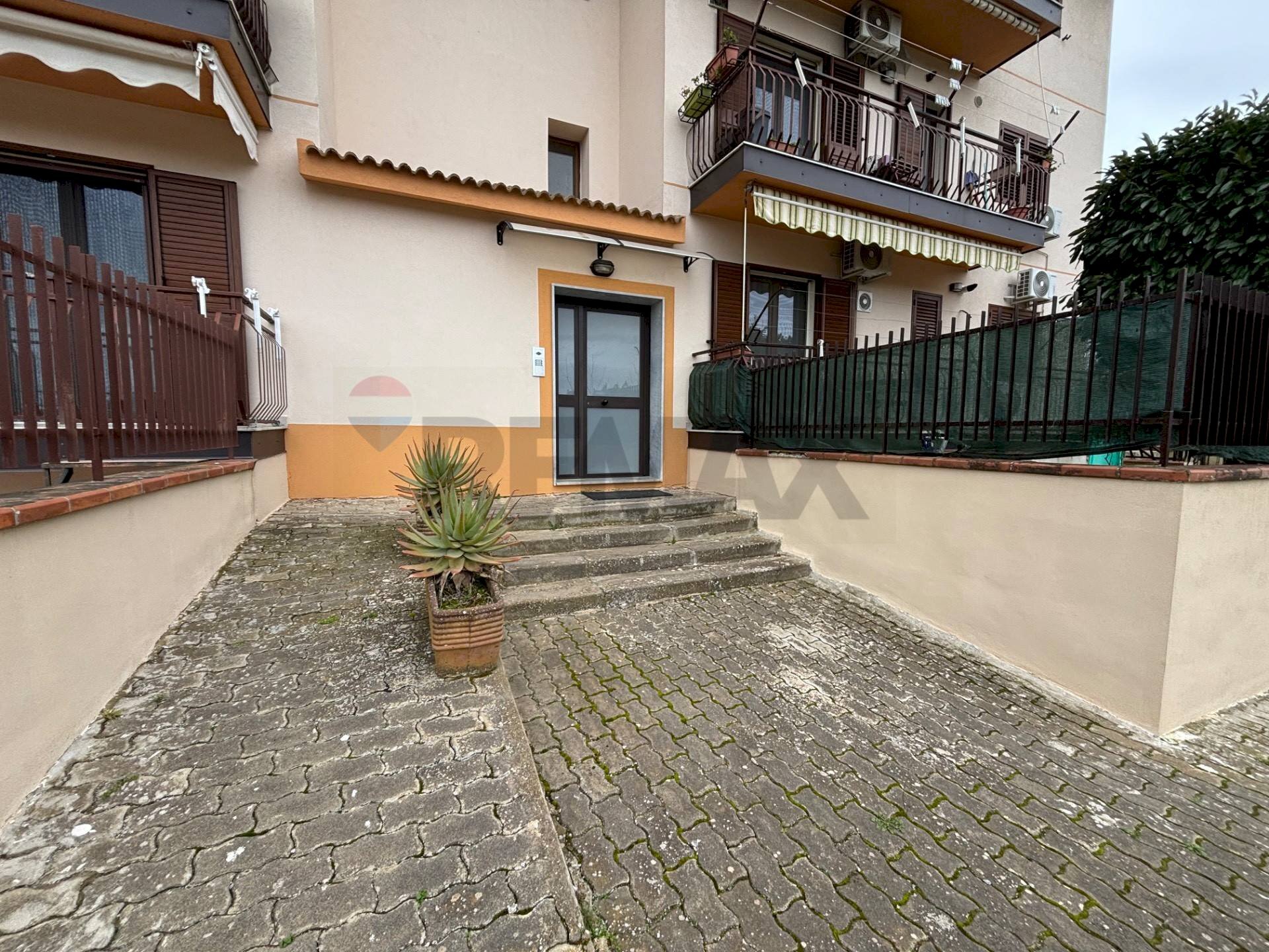 Casa all\'aperto - Quadrilocale via Elio vittorini
18, Piazza Armerina - foto 3
