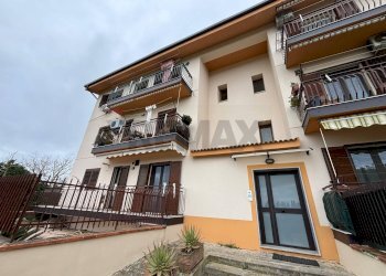 Edificio all\'aperto - Quadrilocale via  Elio  vittorini
 
18, Piazza Armerina - foto 2