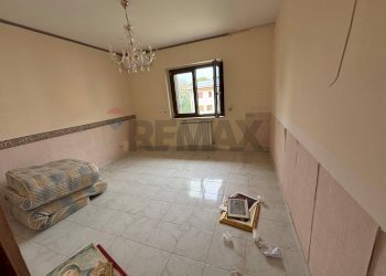 Stanza vuota - Quadrilocale via  Elio  vittorini
 
18, Piazza Armerina - foto 25