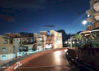 Edificio all\'aperto - Bilocale via pietrenere, Giardini-Naxos - foto 11