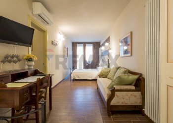 Sala da pranzo - Semi-detached house via dei frutteti
 
1, Camaiore - photo 31