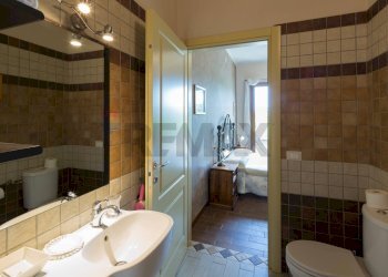 Bagno - Semi-detached house via dei frutteti
 
1, Camaiore - photo 34
