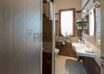 Bagno - Semi-detached house via dei frutteti
 
1, Camaiore - photo 36