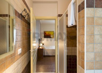 Bagno - Semi-detached house via dei frutteti
 
1, Camaiore - photo 37