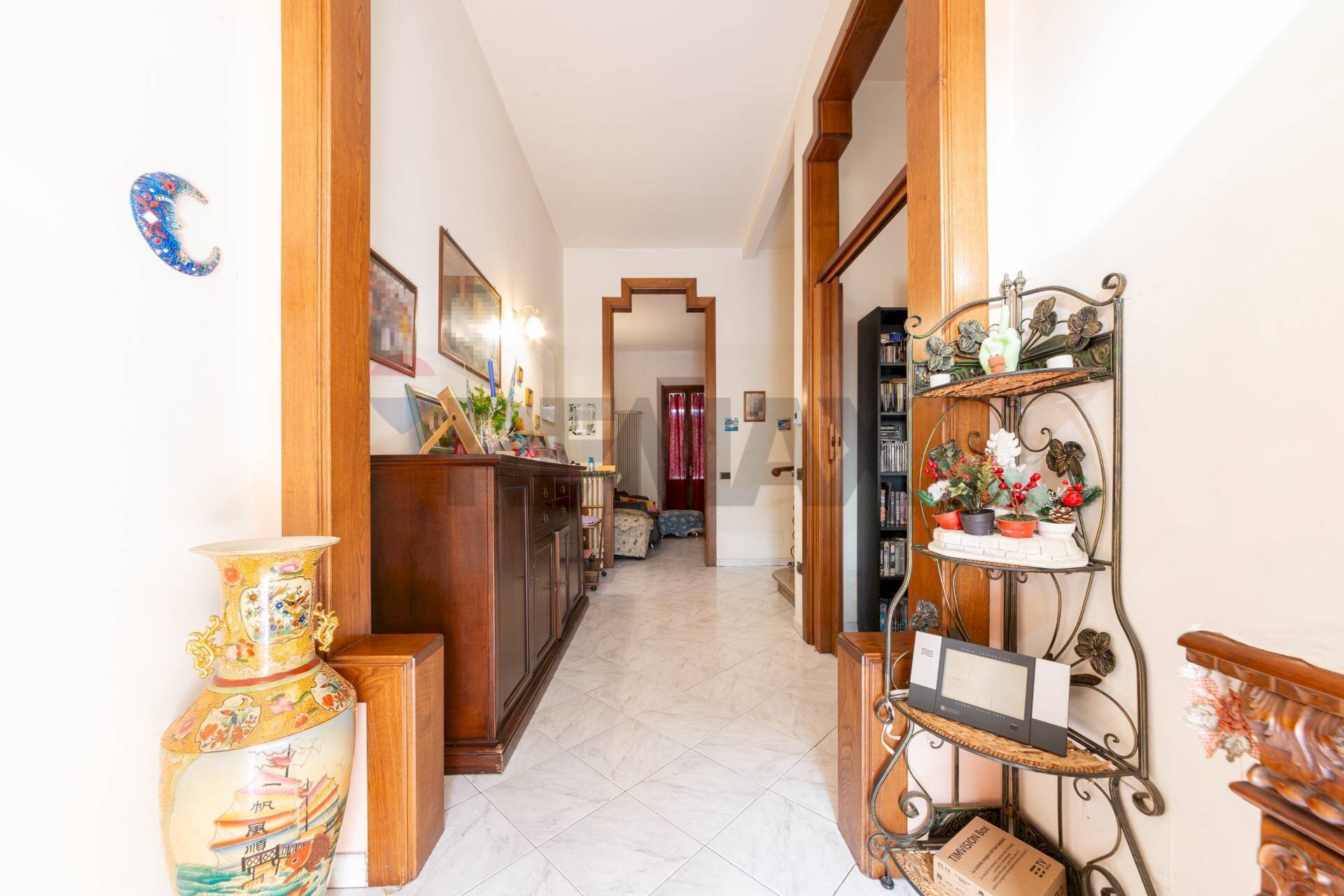 Hall / corridoio - Semi-detached house VIA IV NOVEMBRE
 
25, Prato - photo 2