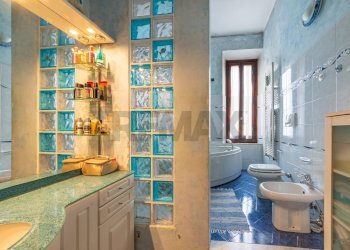 Bagno - Casa semi indipendente VIA IV NOVEMBRE
 
25, Prato - foto 15