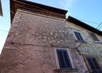 Casa all\'aperto - Trilocale VIA ZAMPUCO
 
5, Tagliacozzo - foto 8