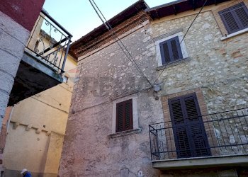 Edificio all\'aperto - Trilocale VIA ZAMPUCO
 
5, Tagliacozzo - foto 13