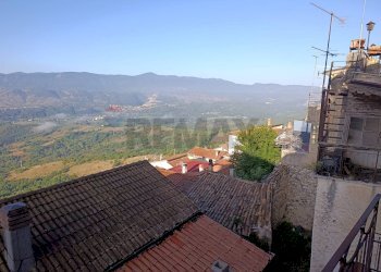 Vista delle montagne - Trilocale VIA ZAMPUCO
 
5, Tagliacozzo - foto 20