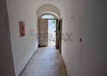 Hall / corridoio - Trilocale VIA ZAMPUCO
 
5, Tagliacozzo - foto 42