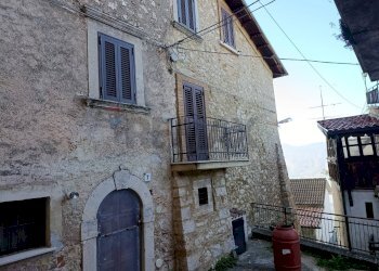 Edificio all\'aperto - Trilocale VIA ZAMPUCO
 
5, Tagliacozzo - foto 45