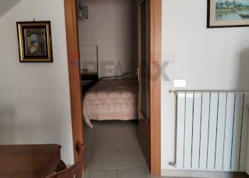 Hall / corridoio - Quadrilocale CORSO UMBERTO PRIMO
 
45, Deliceto - foto 23