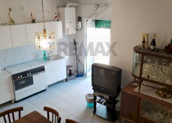 Sala da pranzo - Quadrilocale CORSO UMBERTO PRIMO
 
45, Deliceto - foto 34