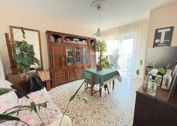 Sala da pranzo - Trilocale via Reinier
 
5, Torino - foto 15