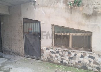 Edificio all\'aperto - Magazzino via Montebianco
 
13, Letojanni - foto 1