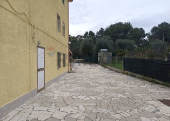 Terrazza - Bilocale contrada  Pantanello
 
sn, Rodi Garganico - foto 37