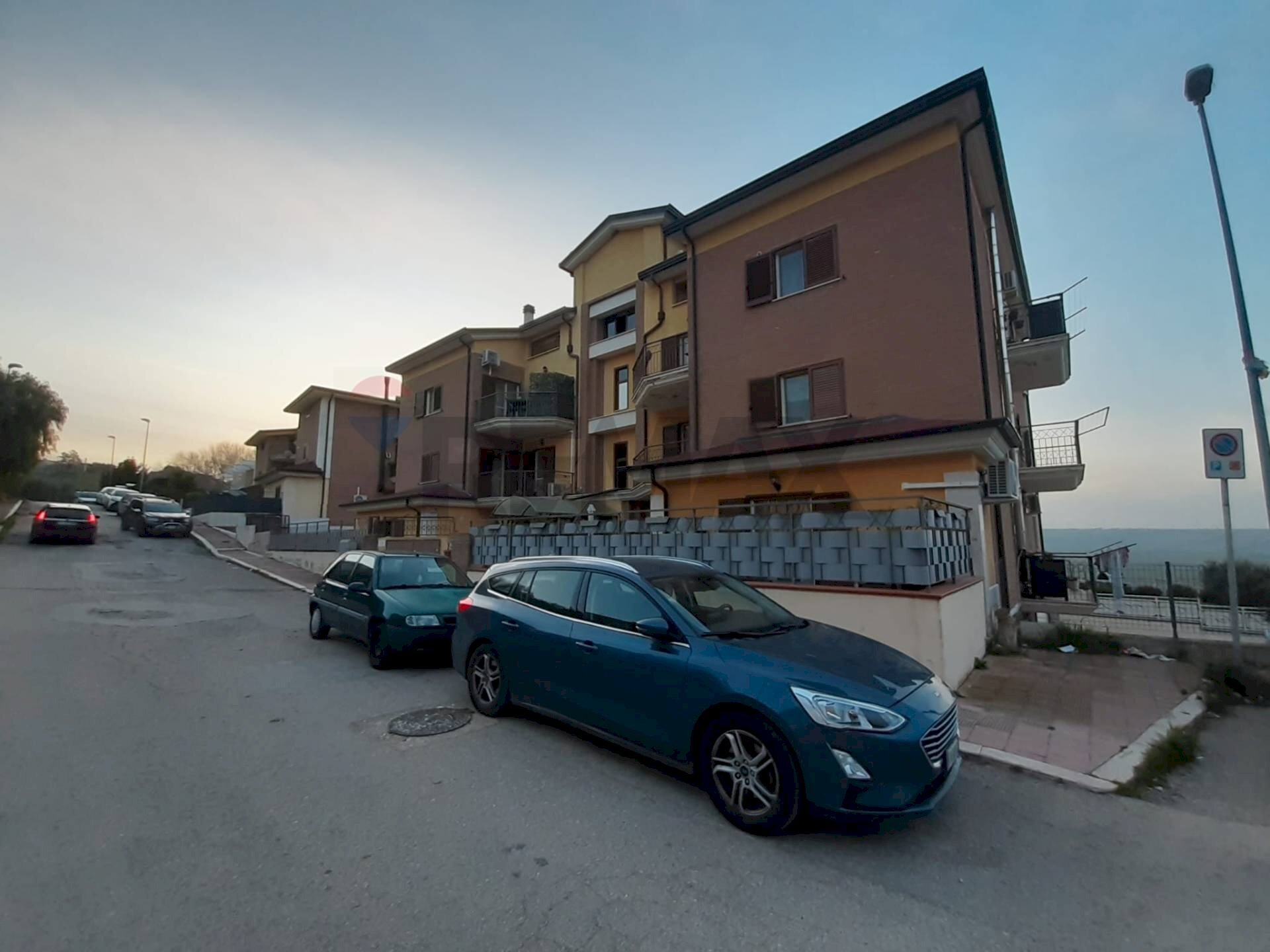 Edificio all\'aperto - Four-room apartment Parco delle More
 
13/B, Castelluccio dei Sauri - photo 3