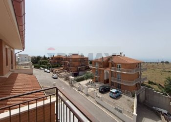 Balcone - Trilocale Via Eduardo De Filippo
 
snc, San Marco in Lamis - foto 10