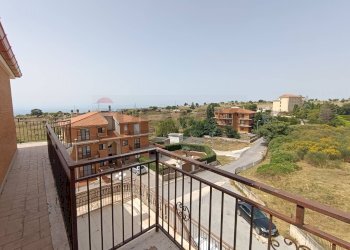 Balcone - Trilocale Via Eduardo De Filippo
 
snc, San Marco in Lamis - foto 11