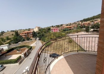 Balcone - Trilocale Via Eduardo De Filippo
 
snc, San Marco in Lamis - foto 13