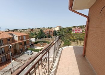 Balcone - Trilocale Via Eduardo De Filippo
 
snc, San Marco in Lamis - foto 17