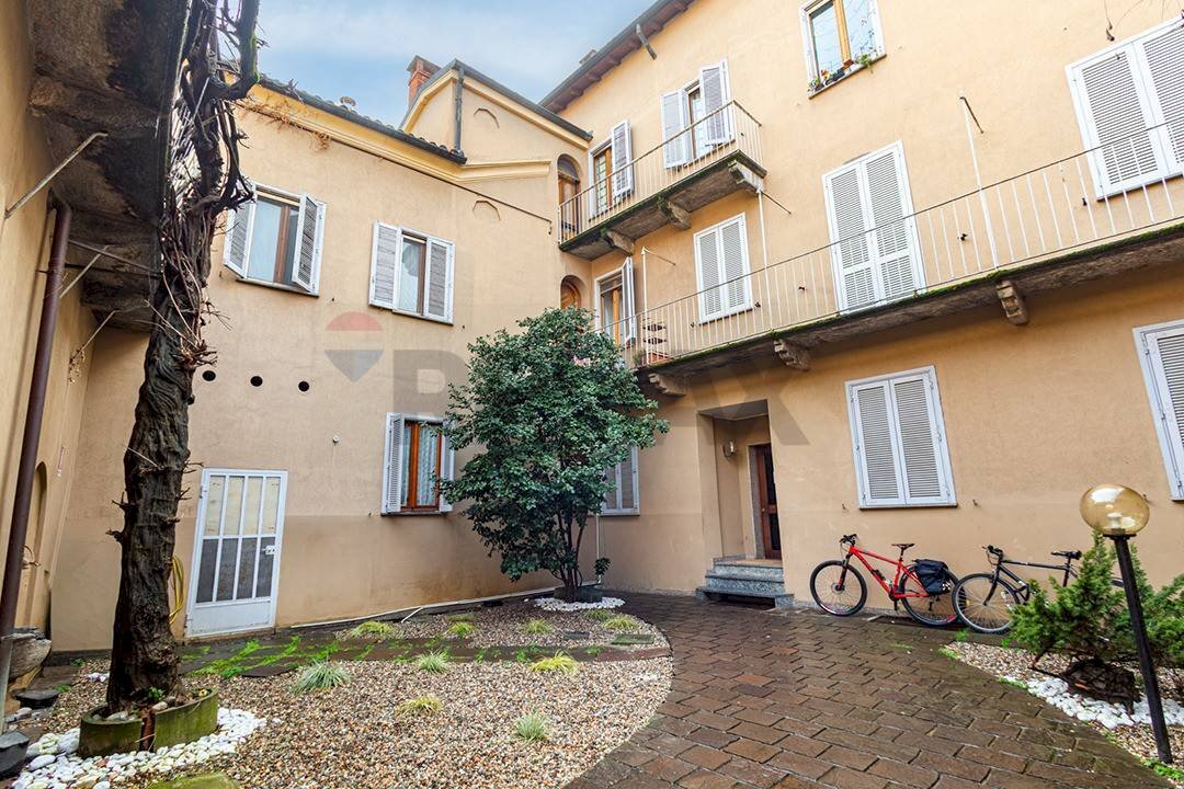 Edificio all\'aperto - Bilocale Via filippo cossa
 
12, Pavia - foto 2