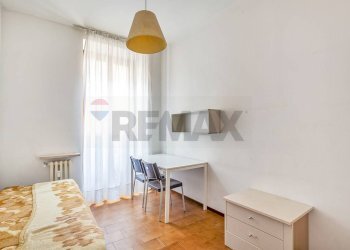 Camera / camera da letto - Bilocale Via filippo cossa
 
12, Pavia - foto 8