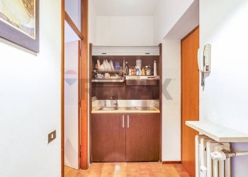 Hall / corridoio - Bilocale Via filippo cossa
 
12, Pavia - foto 10