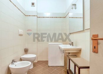 Bagno - Bilocale Via filippo cossa
 
12, Pavia - foto 19